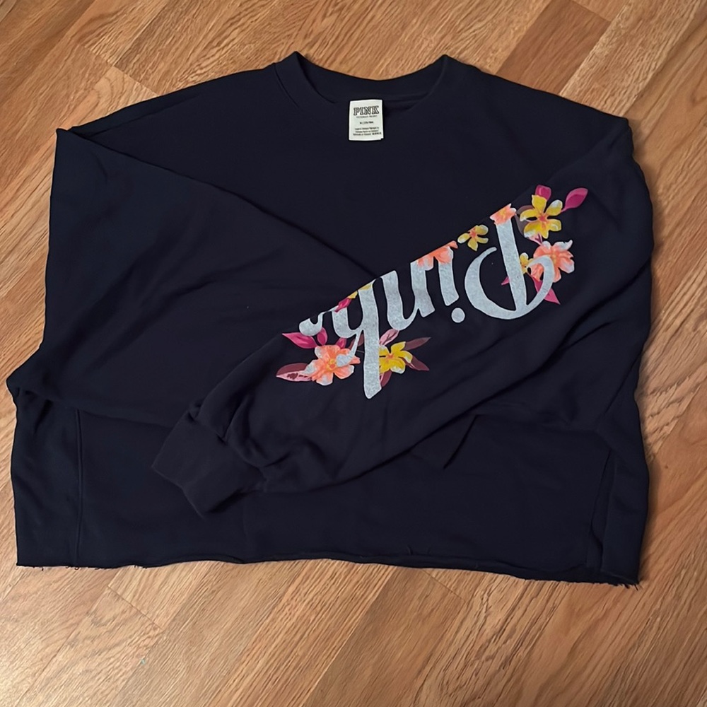 VS/PINK cropped sweatshirt